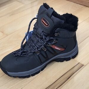 Lamincoa winter snow and hiking boots with warm lining. Women’s size 38. NEW
